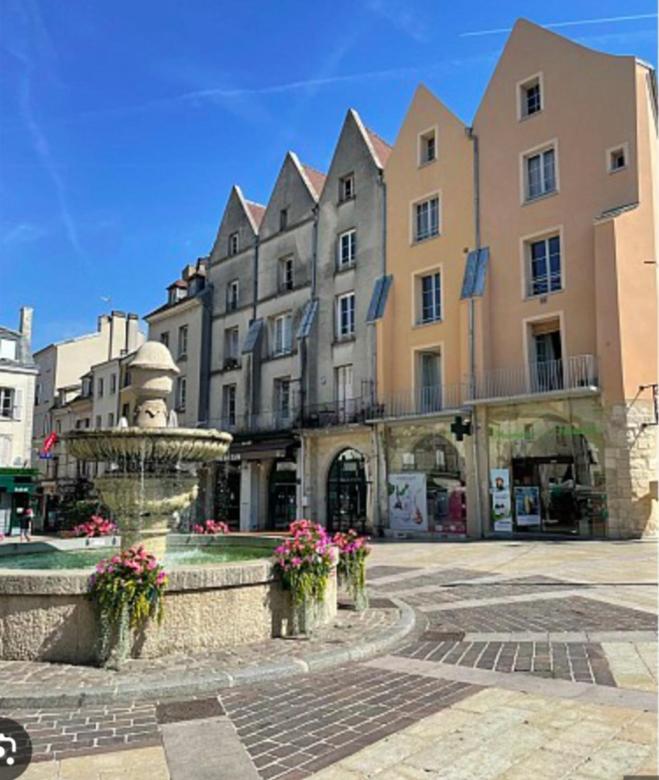 Paris F2 Neuf Calme Et Paisible